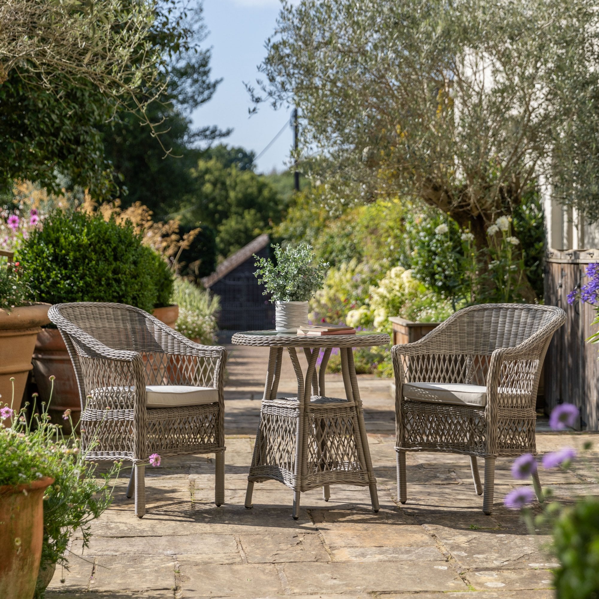 Outdoor Dining Furniture