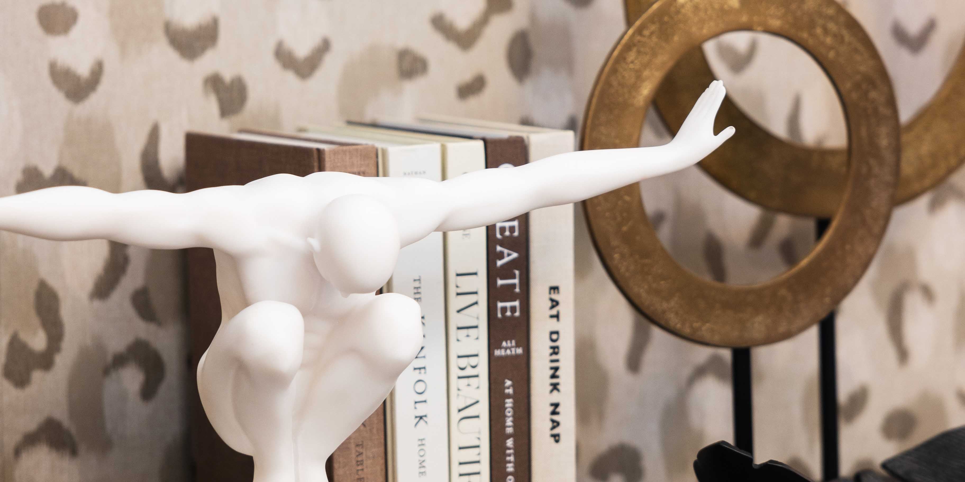 Ornaments & Sculptures