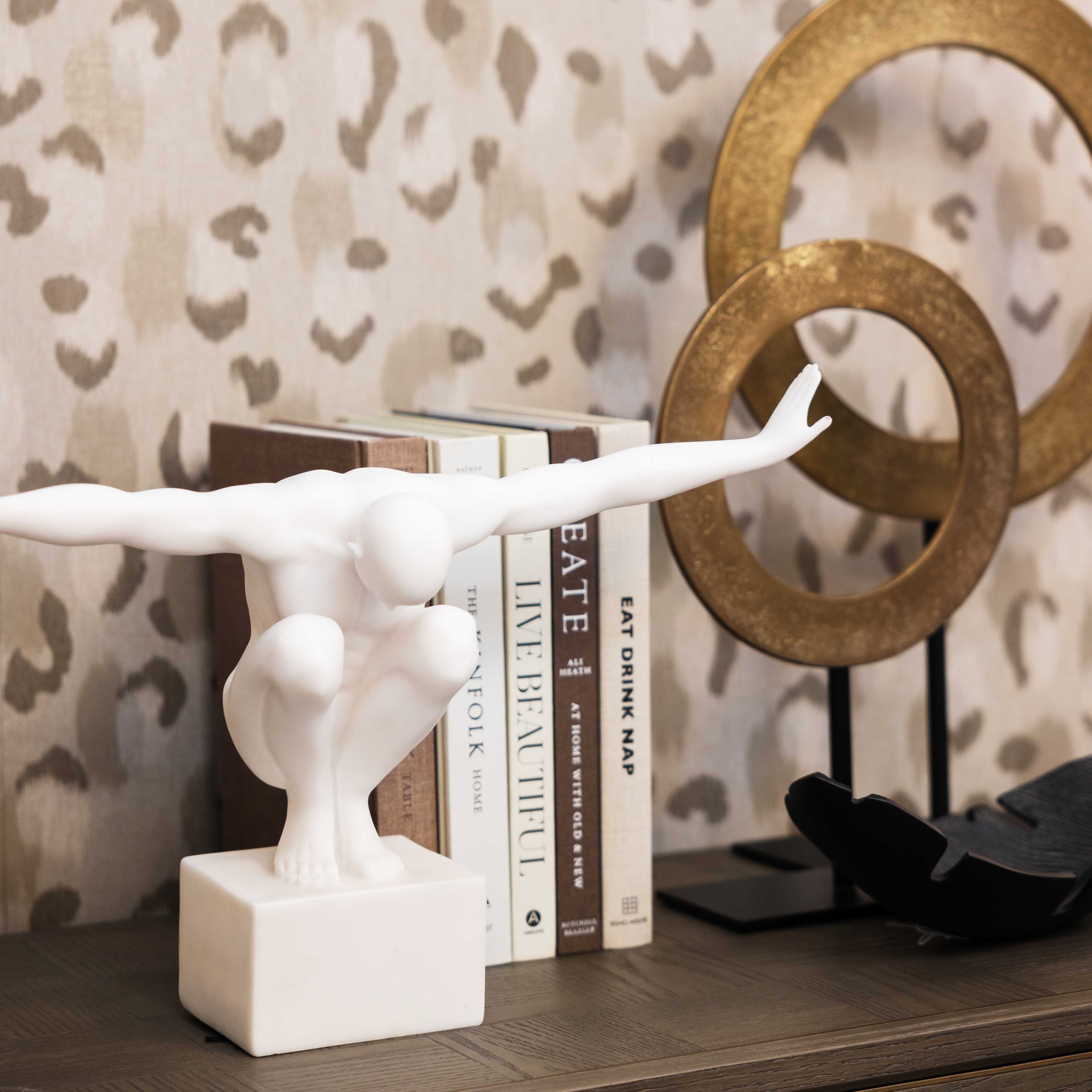 Ornaments & Sculptures